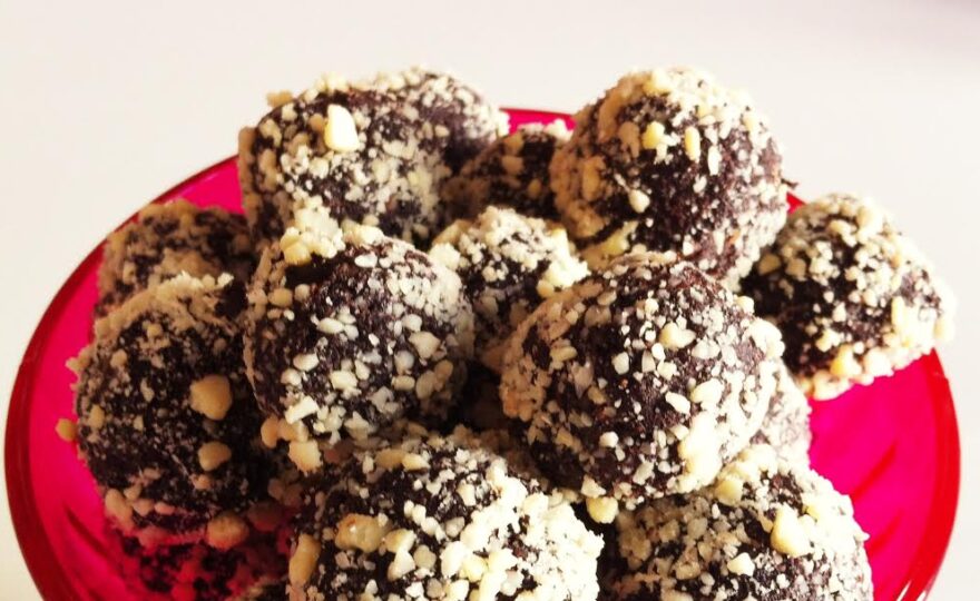 Raw chokokugler – dadelkugler- fjerner cravings